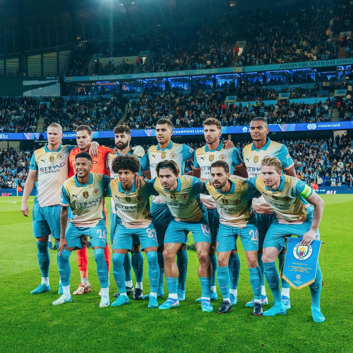 曼城大胜，提前锁定欧冠淘汰赛席位的简单介绍