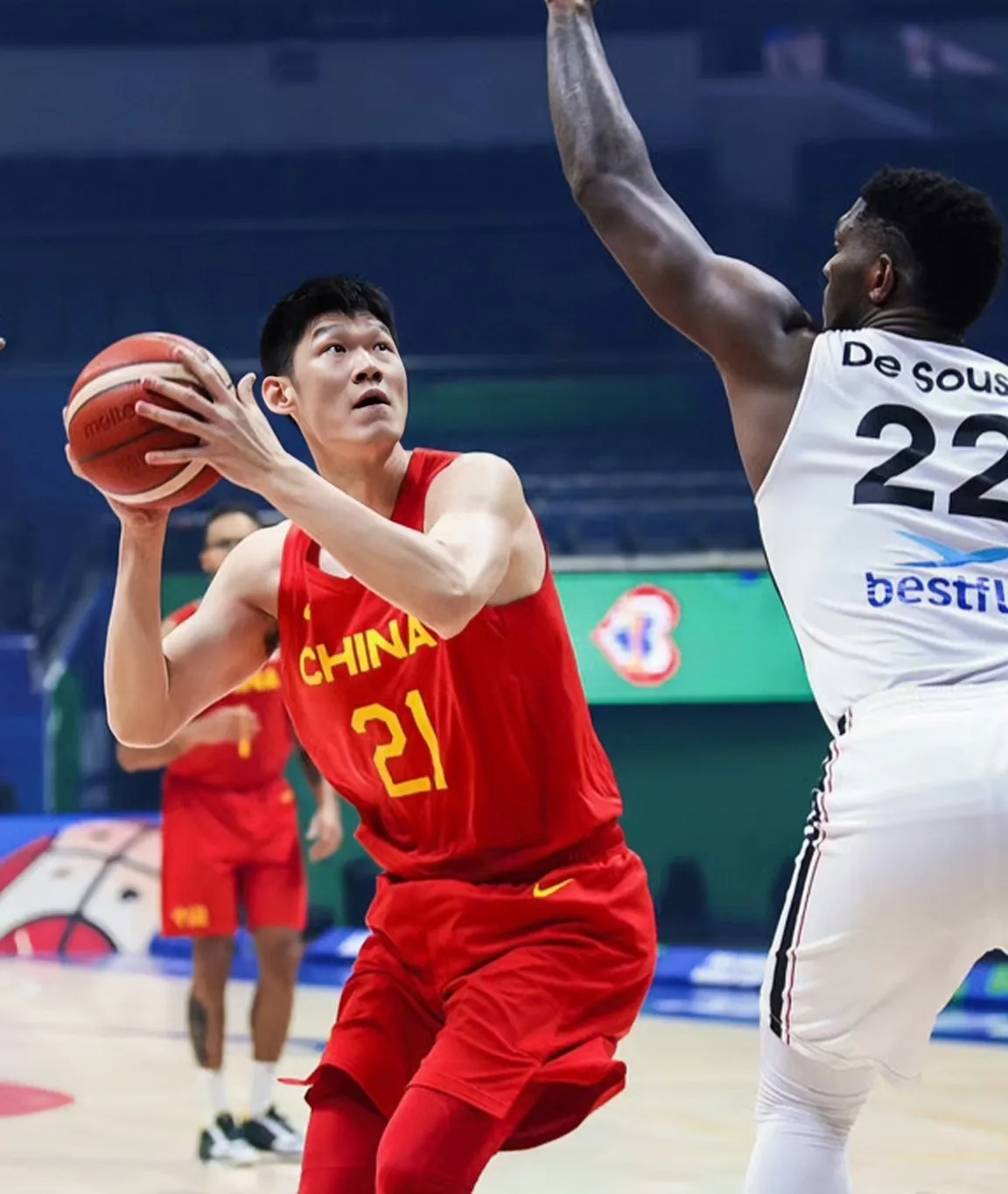 包含上海队轻取鹈鹕，胡金秋高光表现的词条