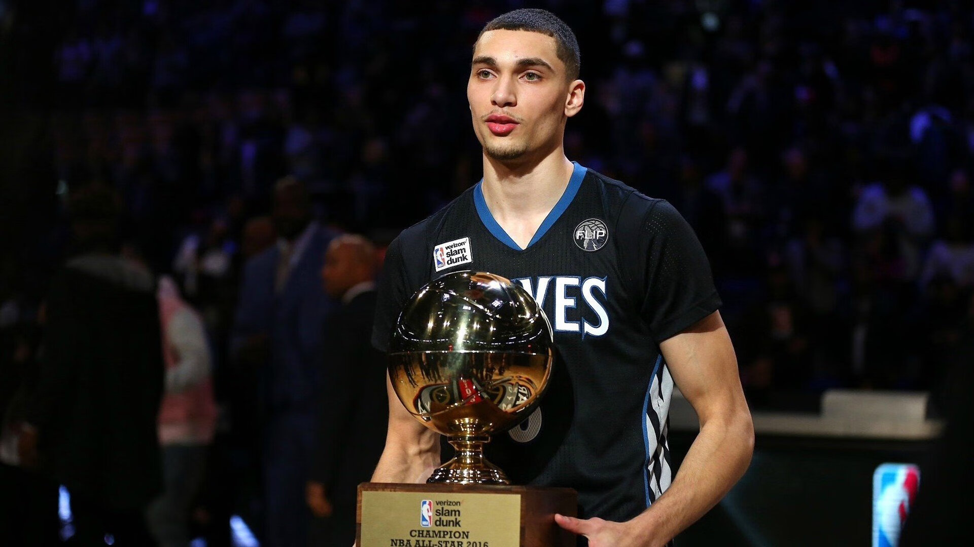 锋刃对决,杰伦·格林稳定输出,黄蜂力撼广东不败金身