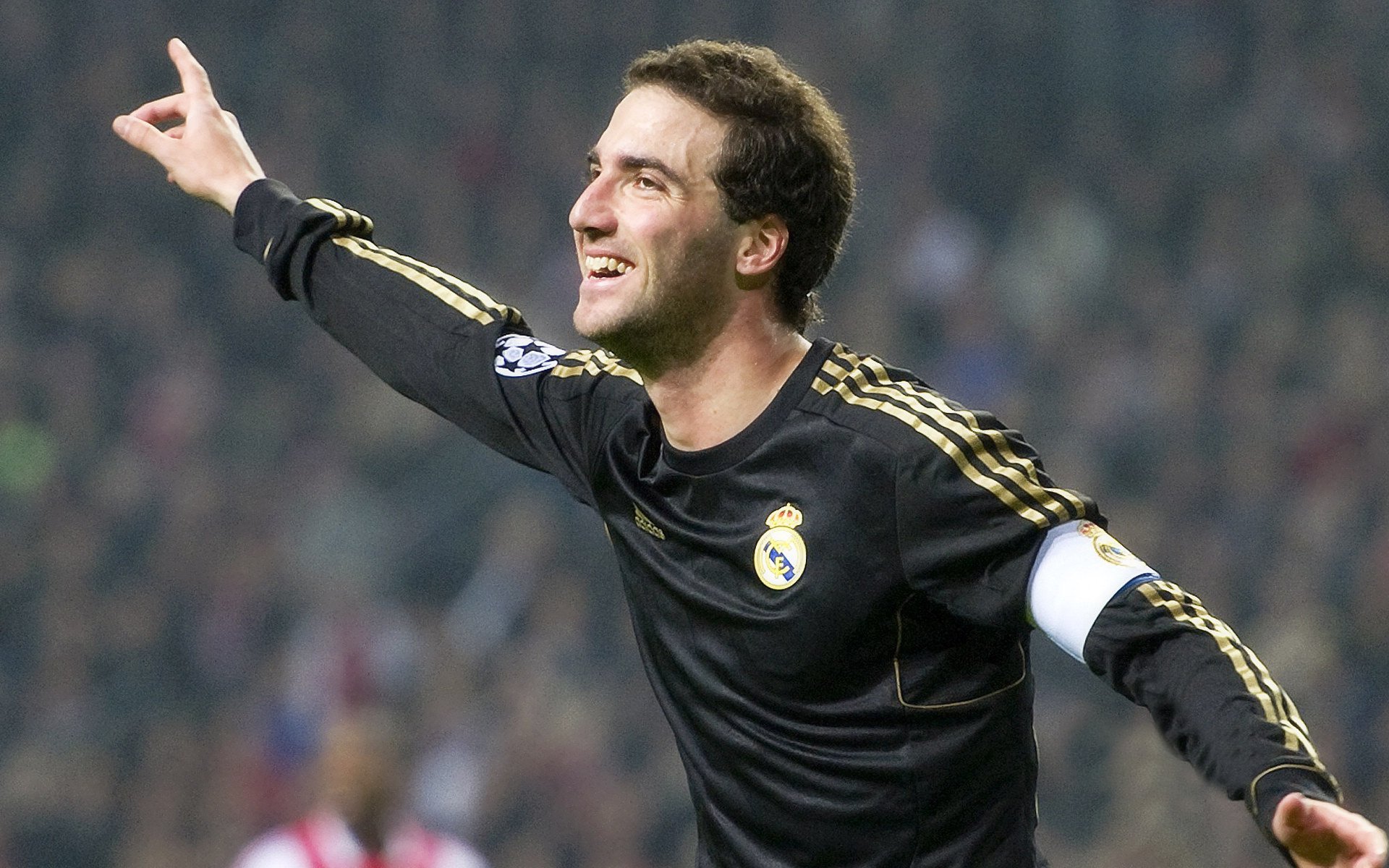 掘金对阵黄蜂，切特在焦点战证明自己，新一代内线对决的诞生